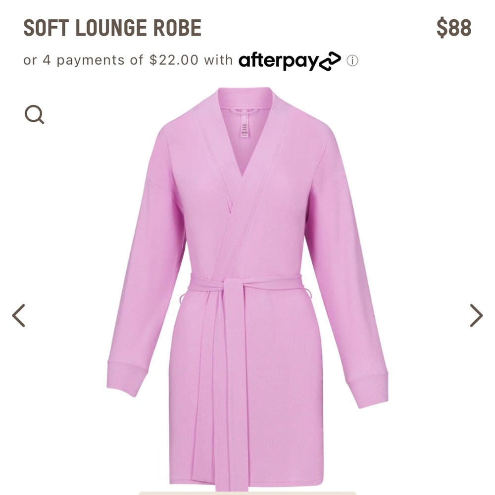 Skims soft lounge robe in petal